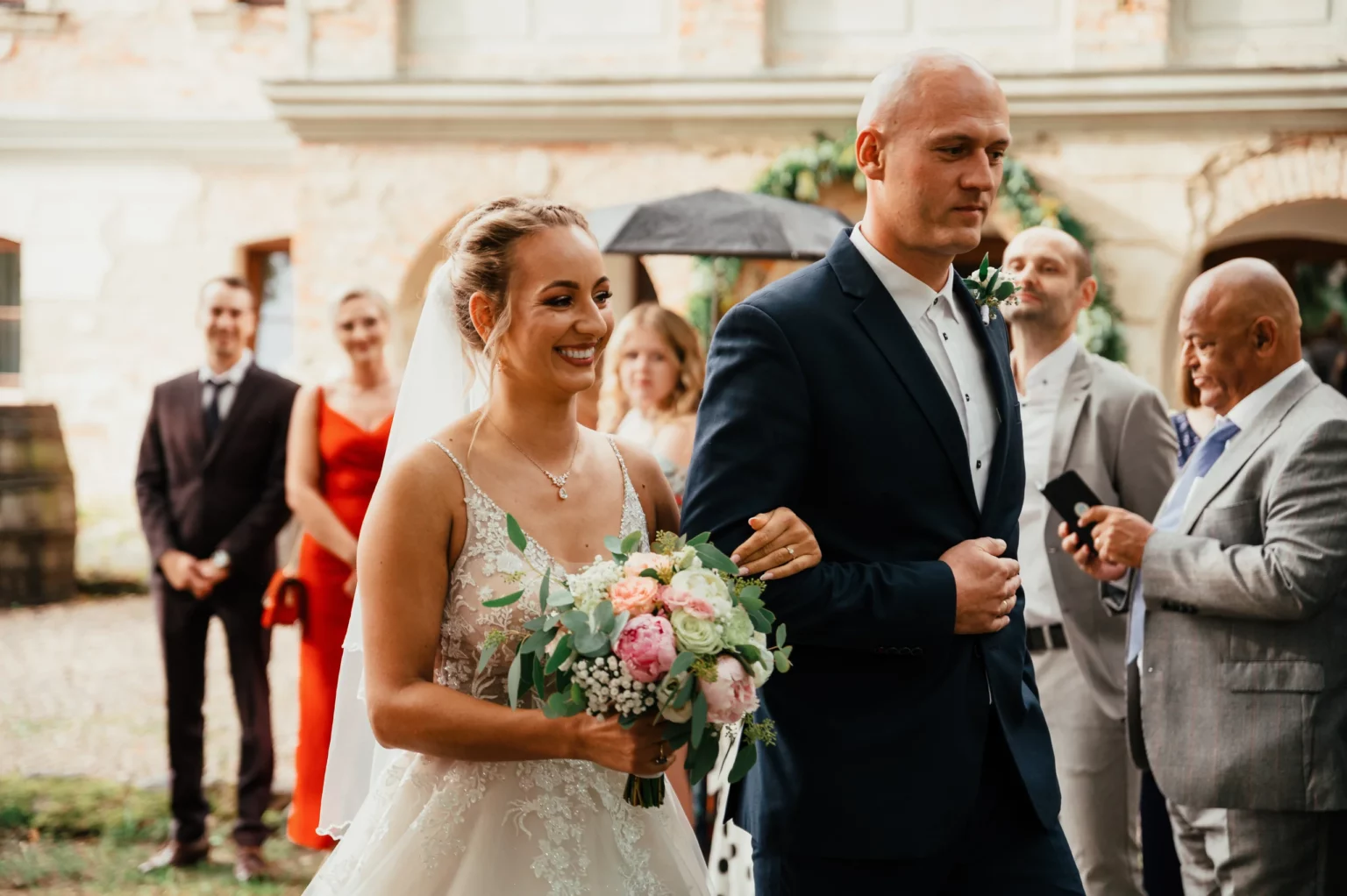 Aga i Oli — uśmiech przed ceremonią.