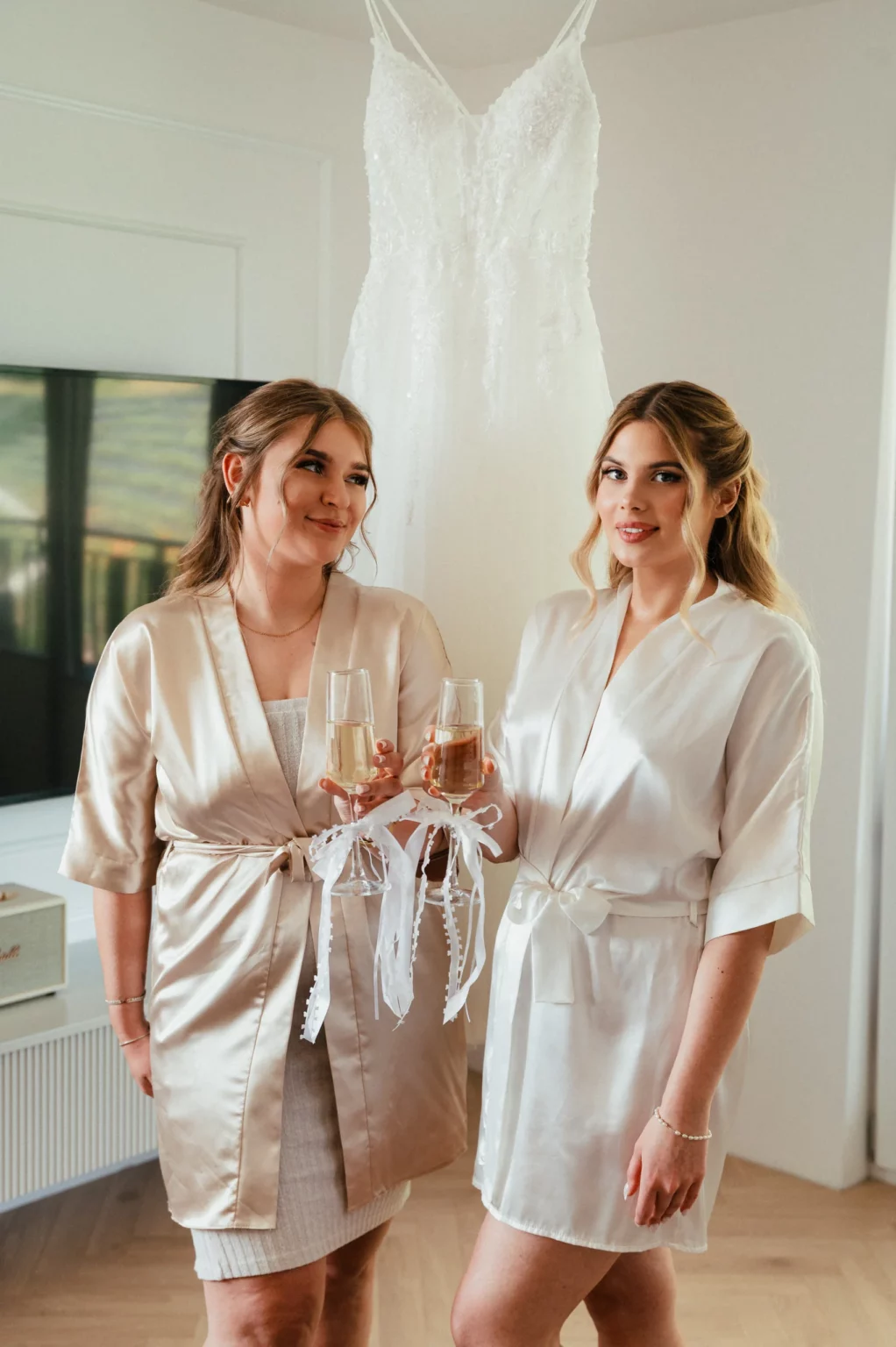 Nadia i Michał — panna młoda i towarzysząca jej bliska osoba.